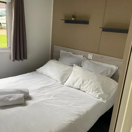 Camp'hotel Domaine Du Perche Bellemois 度假居
